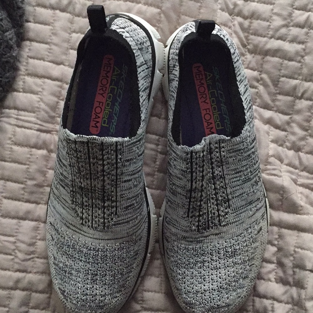 sketchers memory form sneakers